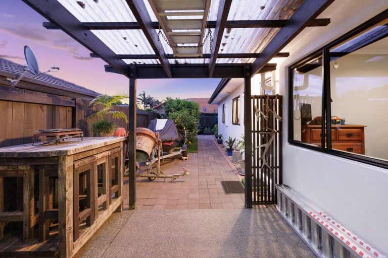 Photo of property in 24 Ohope Place, Papamoa Beach, Papamoa, 3118