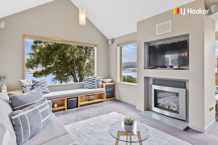 Photo of property in 17 Cornwall Street, Vauxhall, Dunedin, 9013