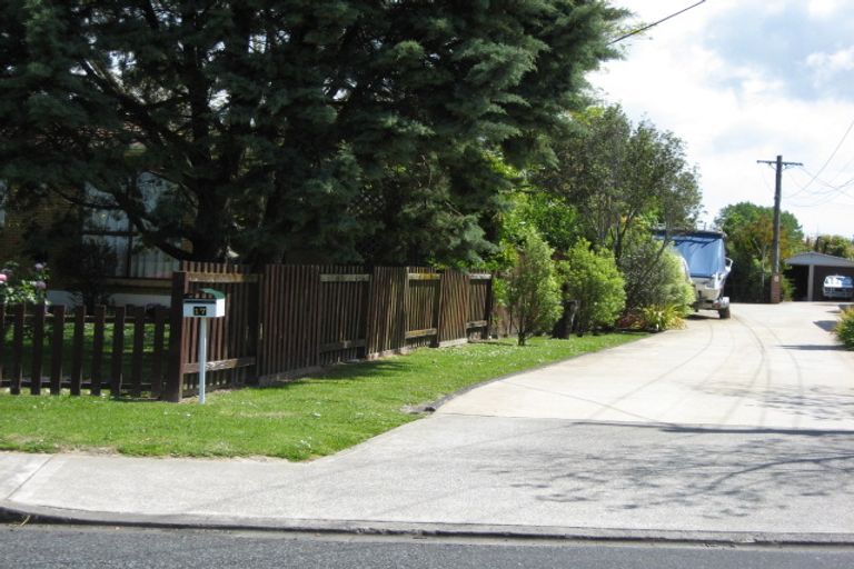 Photo of property in 17 Matua Road, Huapai, Kumeu, 0810