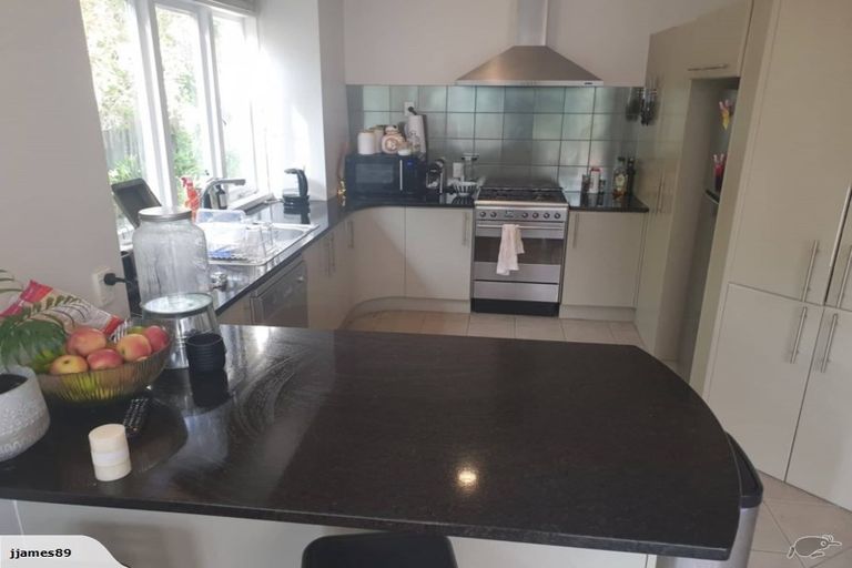 Photo of property in 11 Queen Mary Avenue, New Lynn, Auckland, 0600