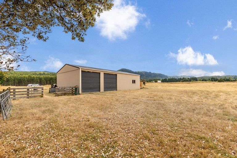 Photo of property in 119 Holyoakes Road, Kinloch, Taupo, 3377