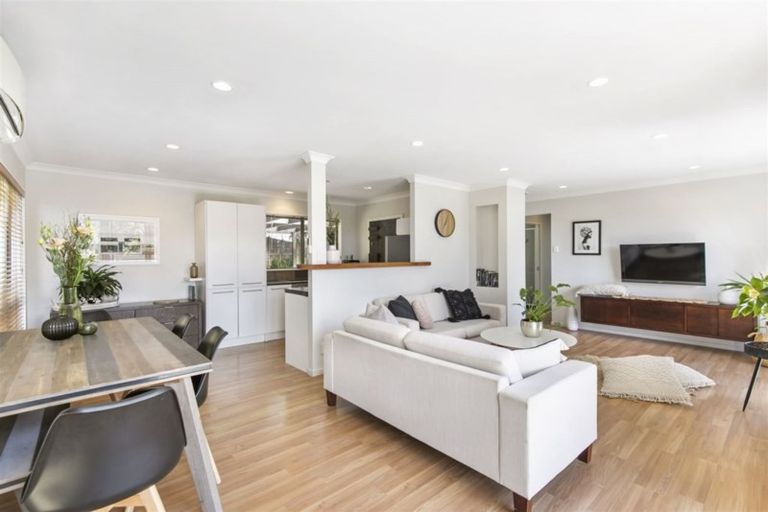 Photo of property in 4/145 Mokoia Road, Birkenhead, Auckland, 0626