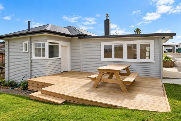 Photo of property in 37 Jellicoe Avenue, Tuakau, 2121