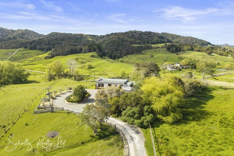 Photo of property in 316 Mountain Road, Maungaturoto, 0587