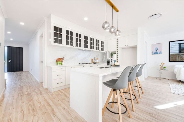 Photo of property in 24 Matahae Drive, Flat Bush, Auckland, 2019