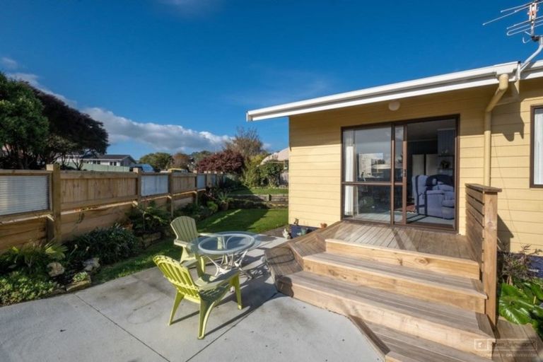 Photo of property in 19 Chartwell Drive, Eltham, 4322