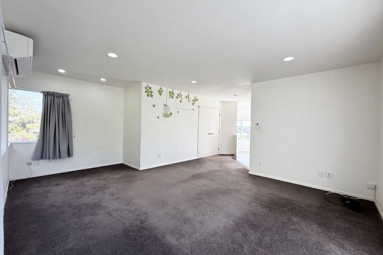 Photo of property in 38a Cherub Place, West Harbour, Auckland, 0618