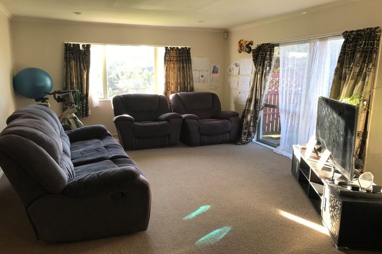 Photo of property in 3 Parkridge Way, Henderson, Auckland, 0612