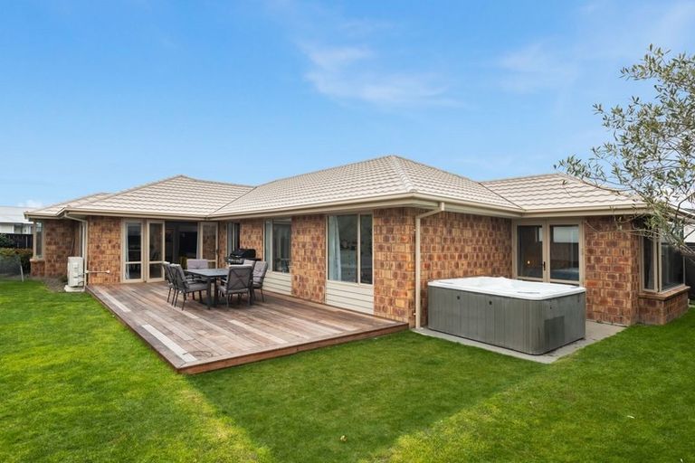 Photo of property in 9 Kingsbridge Drive, Burwood, Christchurch, 8083