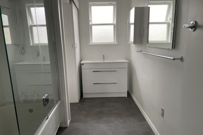 Photo of property in 15 Botanical Road, Takaro, Palmerston North, 4412