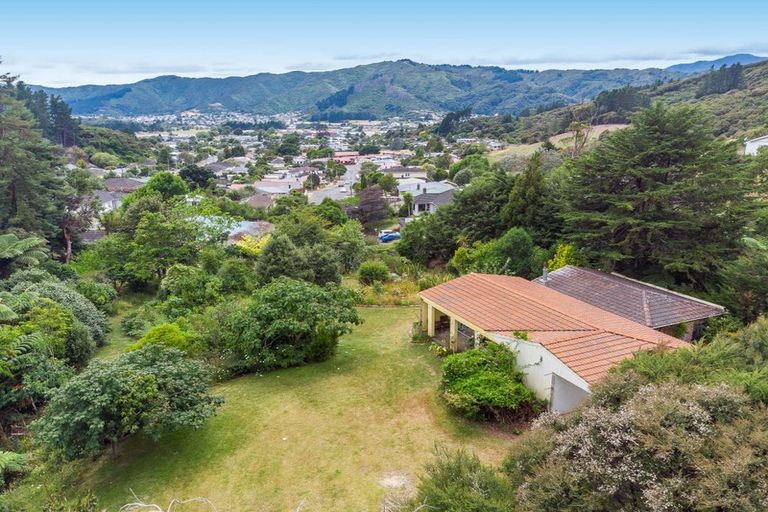 Photo of property in 41 Gardiner Grove, Wainuiomata, Lower Hutt, 5014
