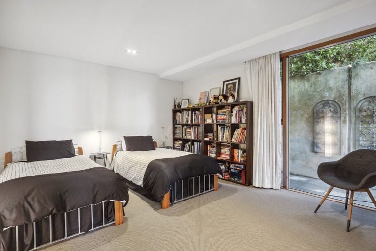 Photo of property in 28 Granville Terrace, Belleknowes, Dunedin, 9011