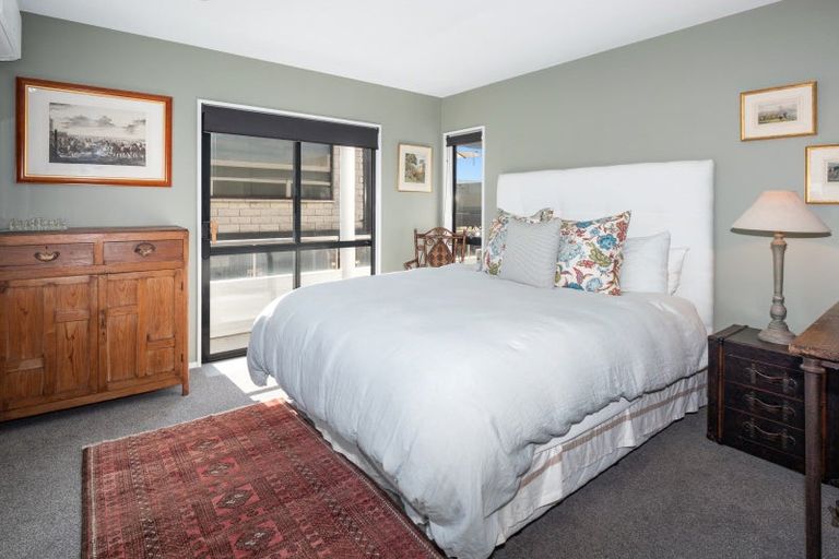 Photo of property in 1/156 Marine Parade, Mount Maunganui, 3116