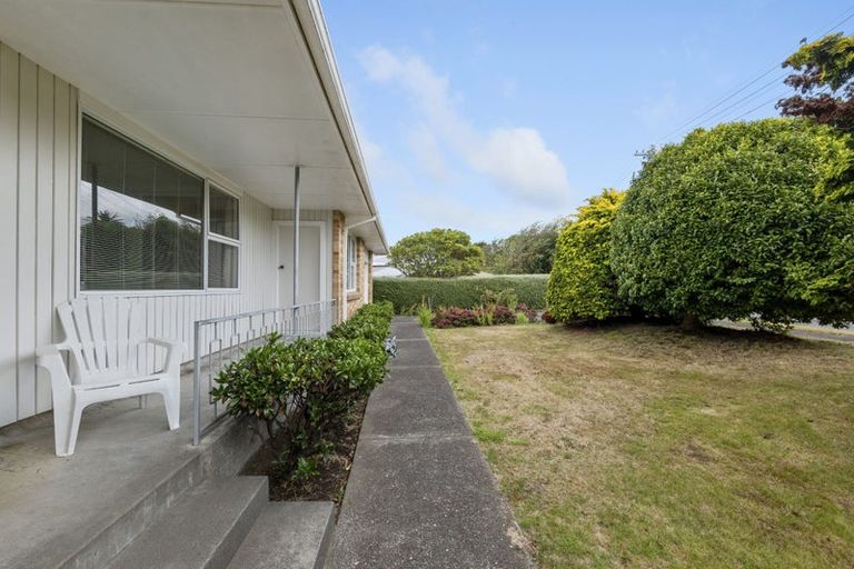 Photo of property in 3 Climie Crescent, Hawera, 4610