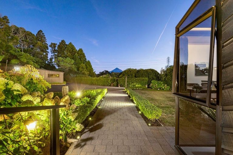 Photo of property in 12 Ridgewood Drive, Ridgewood, New Plymouth, 4371