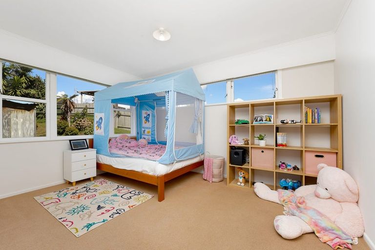 Photo of property in 46 Lowtherhurst Road, Massey, Auckland, 0614