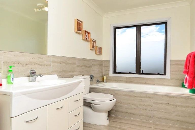 Photo of property in 72 Forest Lake Road, Forest Lake, Hamilton, 3200