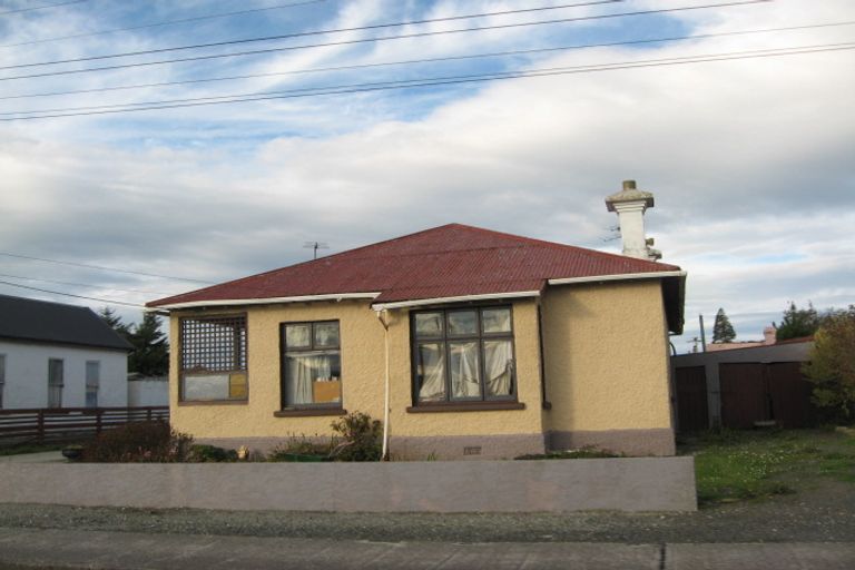 Photo of property in 43 Renfrew Street, Balclutha, 9230