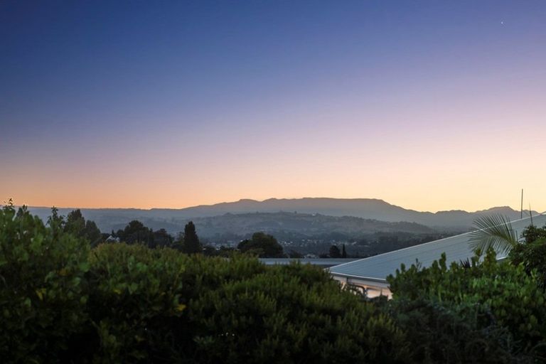 Photo of property in 5 Hillford Place, Welcome Bay, Tauranga, 3175