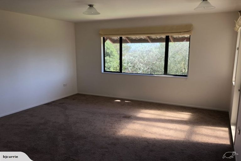 Photo of property in 32 Kilkenny Place, Fitzherbert, Palmerston North, 4410