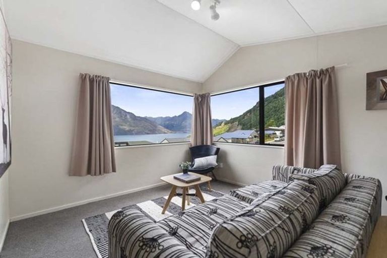 Photo of property in 9a Dart Place, Fernhill, Queenstown, 9300