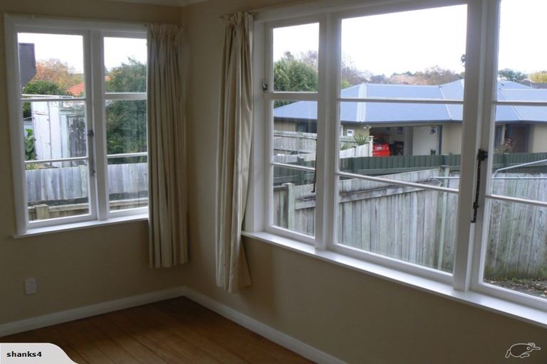 Photo of property in 16 Franklin Avenue, Hokowhitu, Palmerston North, 4410