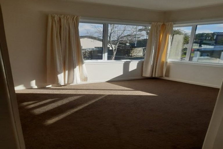 Photo of property in 2/66 Wellington Street, Howick, Auckland, 2014