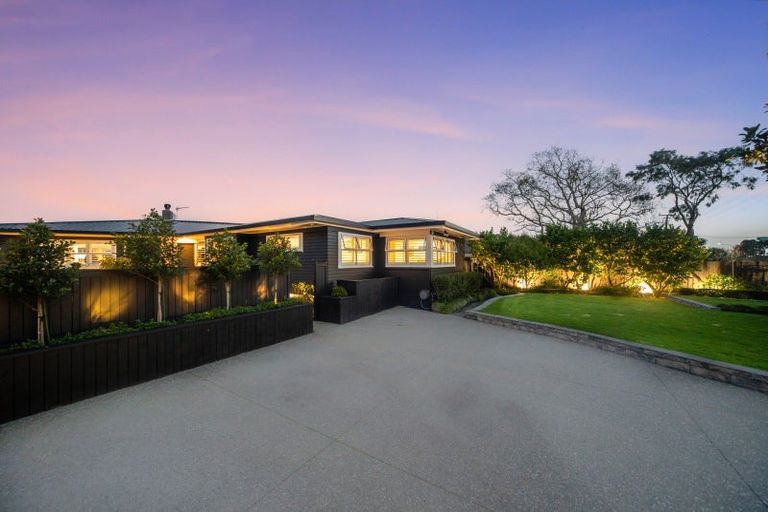 Photo of property in 81 Bleakhouse Road, Howick, Auckland, 2014