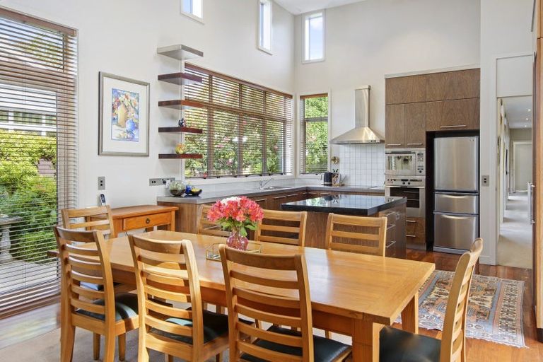 Photo of property in 33 Wroxton Terrace, Merivale, Christchurch, 8014