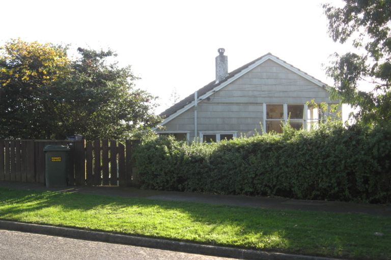 Photo of property in 17 Chaffey Crescent, Titahi Bay, Porirua, 5022