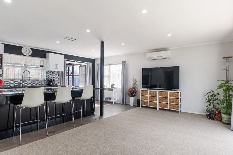 Photo of property in 30 Strathmore Avenue, Levin, 5510