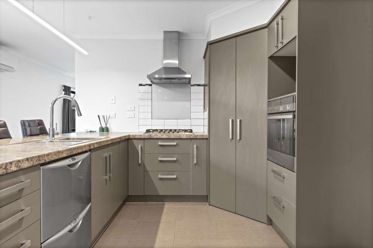 Photo of property in 28 Carroll Place, Owhata, Rotorua, 3010