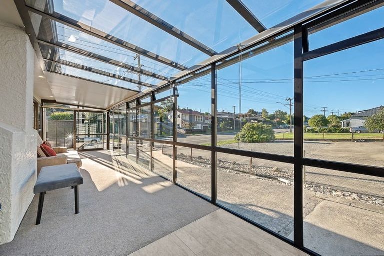 Photo of property in 102 Waikawa Road, Picton, 7220