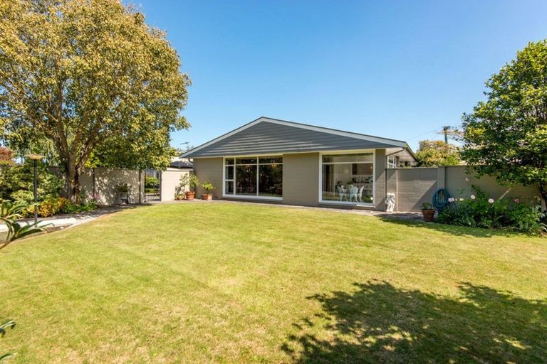Photo of property in 214 Grahams Road, Burnside, Christchurch, 8053