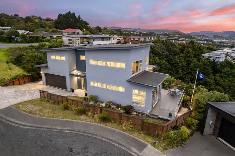 Photo of property in 5 Seascape View, Paremata, Porirua, 5024