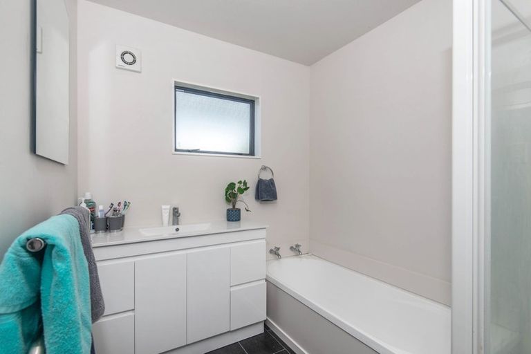 Photo of property in 4 Tarawera Road, Johnsonville, Wellington, 6037