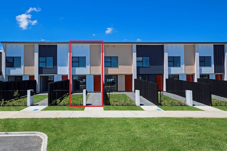 Photo of property in 87 Battalion Drive, Papakura, 2110