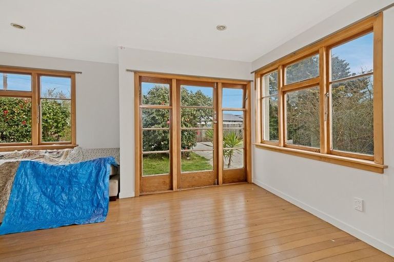 Photo of property in 10 Mcfaddens Road, St Albans, Christchurch, 8052