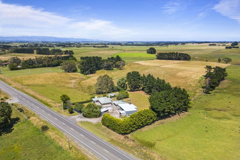 Photo of property in 1797 State Highway 3, Awahuri, Palmerston North, 4479