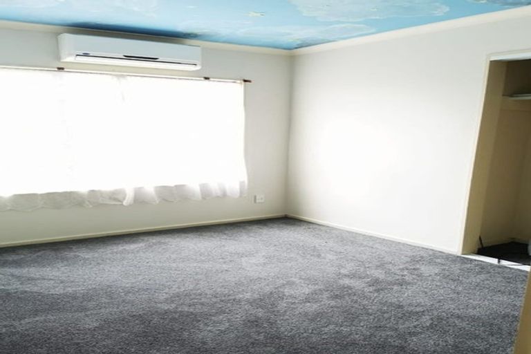 Photo of property in 74 Hetherington Road, Ranui, Auckland, 0612