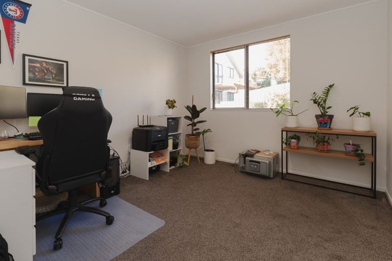 Photo of property in 26 Benchmark Drive, Massey, Auckland, 0614