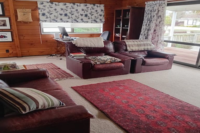 Photo of property in 12 Deller Drive, Carterton, 5713