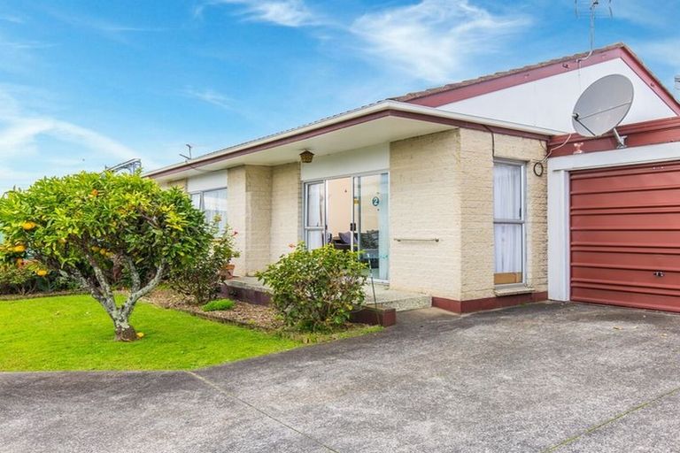 Photo of property in 2/50 Kenderdine Road, Papatoetoe, Auckland, 2025