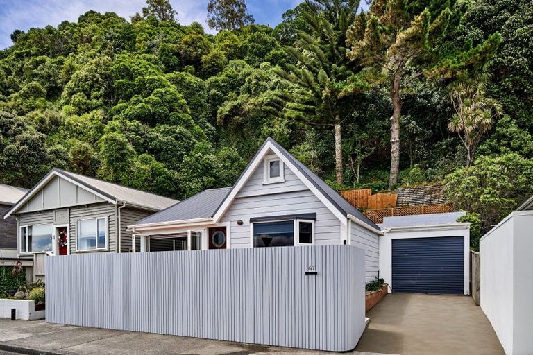 Photo of property in 69 Muritai Road, Eastbourne, Lower Hutt, 5013