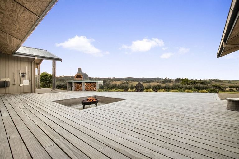 Photo of property in 24b Bethells Road, Waitakere, Auckland, 0816