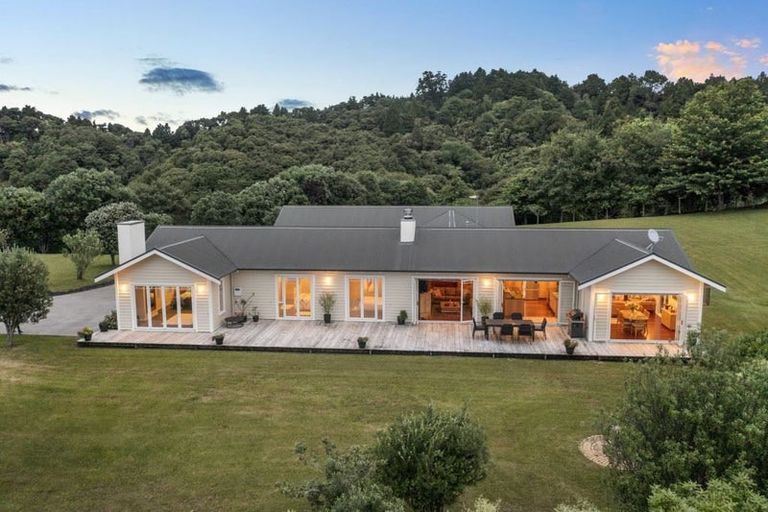 Photo of property in 551 Upper Waiwera Road, Puhoi, Silverdale, 0994