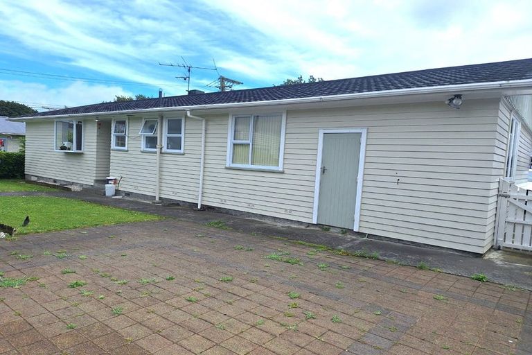 Photo of property in 5 Brown Street, Wallaceville, Upper Hutt, 5018