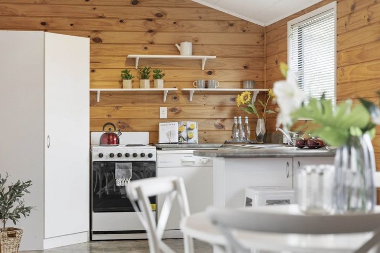 Photo of property in 2/44 Hayman Place, Beach Haven, Auckland, 0626