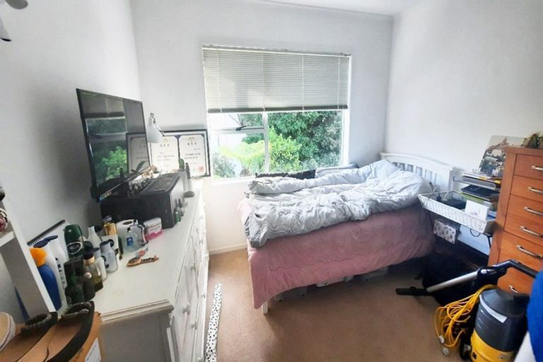 Photo of property in 9 Bryers Place, Bayview, Auckland, 0629