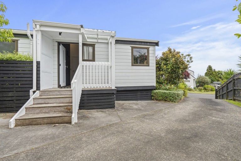 Photo of property in 6 Honnor Place, Hurdon, New Plymouth, 4310
